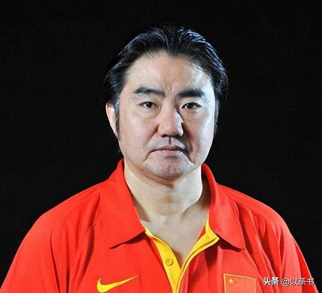 孙凤武现状:胖了很多,曾为前途娶恩师女儿,退休后专注篮球教学