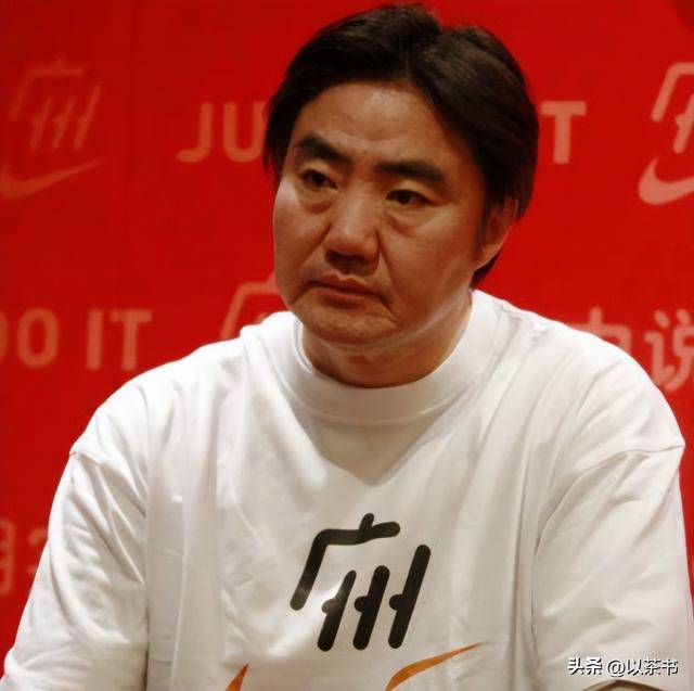 孙凤武现状:胖了很多,曾为前途娶恩师女儿,退休后专注篮球教学