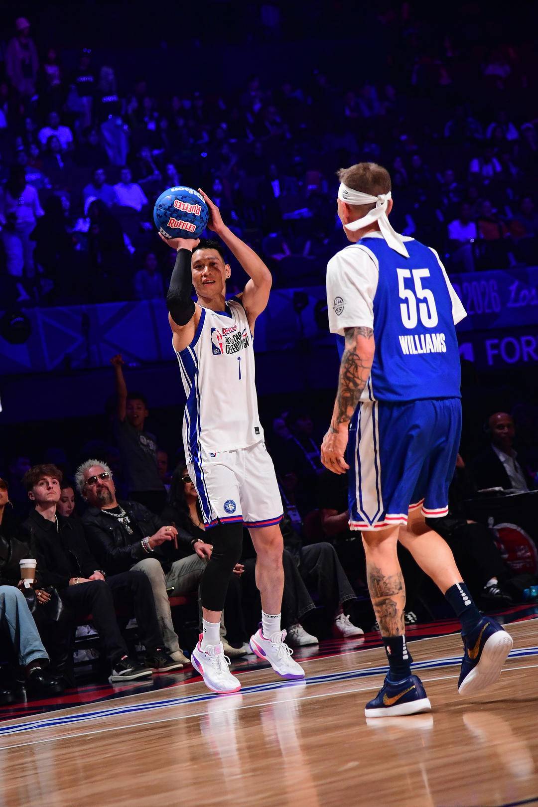 NBA全明星名人赛开打,王鹤棣化身樱木花道